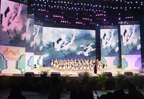 我校合唱团参加“唱响明天”北京2005校园原创歌曲征集活动评选揭晓晚会
